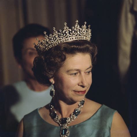 25 Best Royal Tiara Moments Of All Time Queen Elizabeth Crown Royal