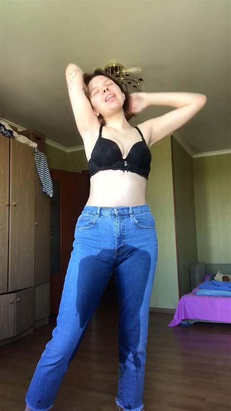 Lisa Made The Bed And Wet Her Jeans Store Of Amateur Clips Clips4sale
