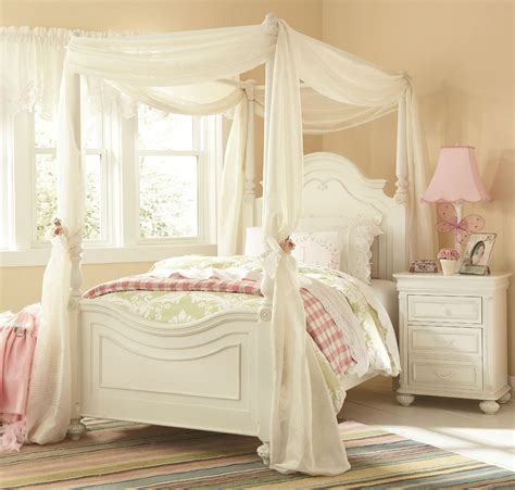 Wood beds and their accompanying furniture are sturdy what color bedroom furniture for a girl's room/boy's room? Legacy Classic Kids Charlotte Poster Canopy Bedroom Set in ...