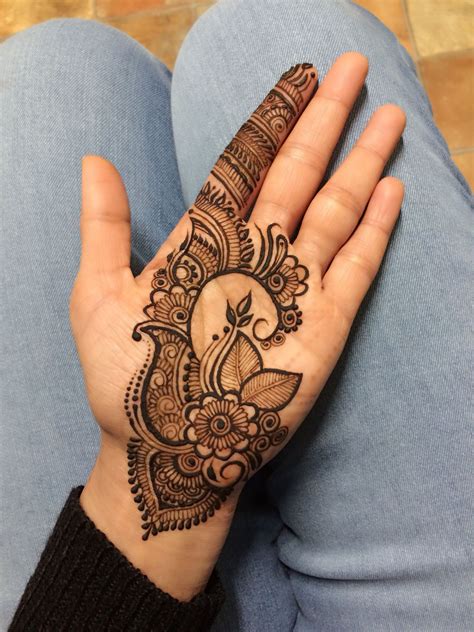 Pin By Preeti Chauhan On Simple Henna Indian Mehndi Designs Simple Mehendi Designs Mehndi Simple
