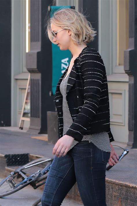 Jennifer Lawrence Street Style Out In Nyc April 2015 Celebmafia