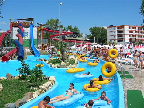 Telegondola a fost inaugurata pe data de 16 iulie 2004 si din acel moment a devenit un simbol al statiunii mamaia. Cazare Mamaia |despre Mamaia | despre statiunea Mamaia ...