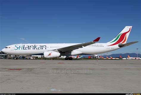 4r Alq Srilankan Airlines Airbus A330 300 At Milan Malpensa Photo