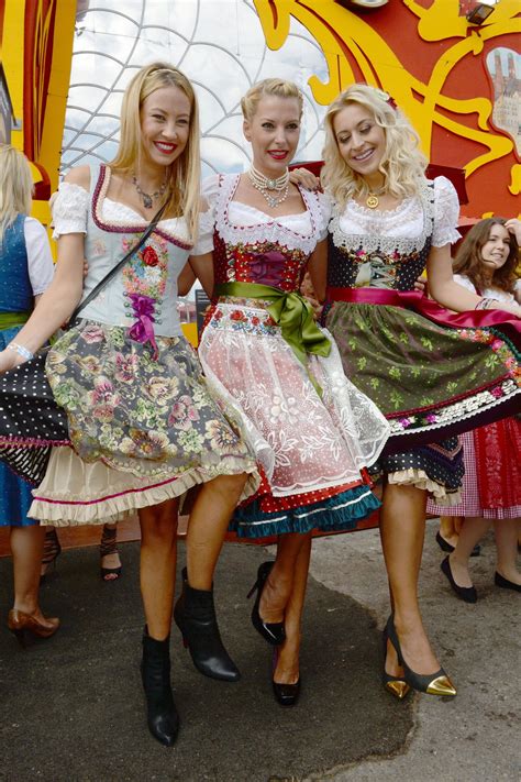 Oktoberfest In München Promis Feiern Auf Der Wiesn Der Spiegel