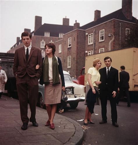 18 awesome photos of 60s london streetstyle 1960s street style street style fashion