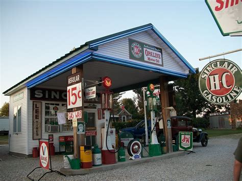 Old Gas Stations Old Country Stores Gas Pumps Cars Movie Route Olds Best Ideas Vintage