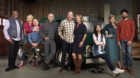 the cast of last man standing comes together for new cast photo beautifulballad