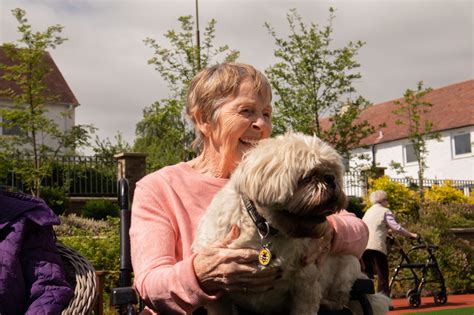 Pet therapy brings paw-sitive benefits to Edinburgh care home