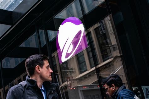 Taco Bell to Test Paying Managers $100,000 a Year - The New York Times