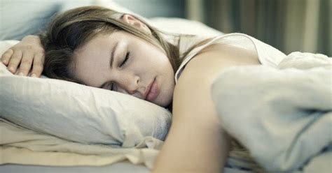 New Research Says Women Need More Sleep Than Men Because Their Brains