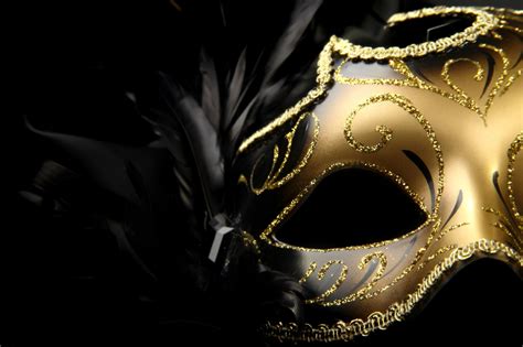 And if you want to make this night more magical you have to choose everything perfect from what to wear (theme) to decor. Tips On Masquerade Balls: Planning A Masquerade Ball