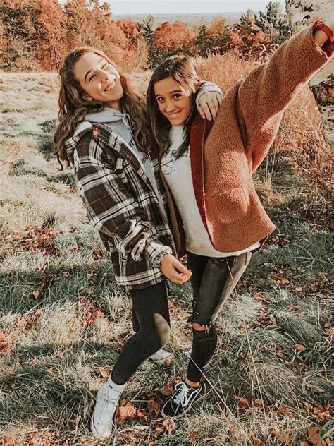 Pin By 𝚣𝚘𝚎 On Friends Fall Friends Fall Photoshoot Cute Friend Pictures