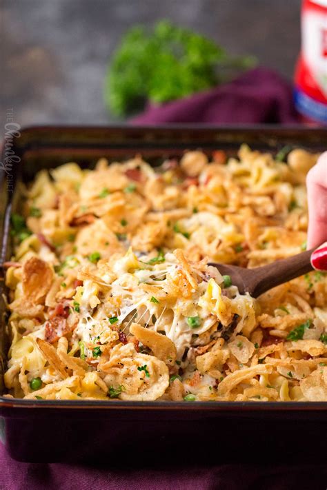 This comforting chicken casserole needs to be in your winter dinner rotation. Loaded Cheesy Chicken Noodle Casserole - The Chunky Chef