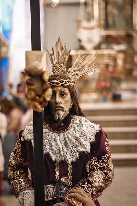 devotees scramble to touch the miraculous black nazarene in traslacion 2019