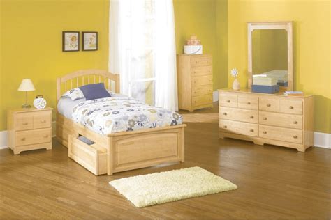 The best thing about white furniture, you can change your wall color anytime you want. Top 5 Best Paint Color for Bedroom with Cherry Furniture