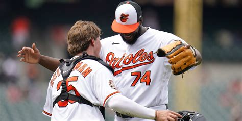 Orioles Win Eighth Straight Game Move One Below 500