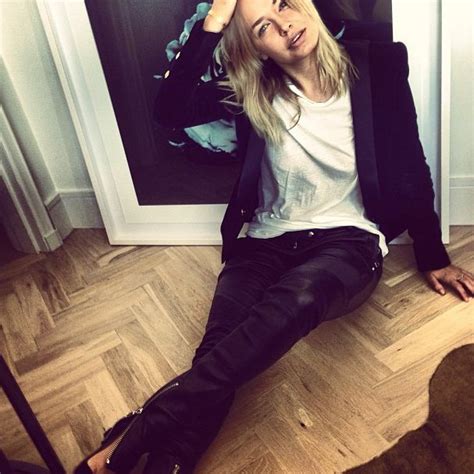 Lara Bingle Fashion Leather Pants How To Wear