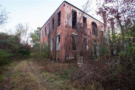 Tour Arlington The Mysterious Abandoned Mansion In Natchez