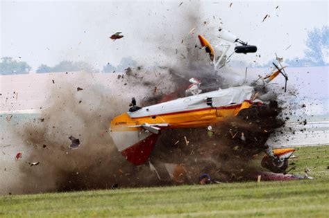 Photos Plane Crash At Ohio Air Show Kills 2 News