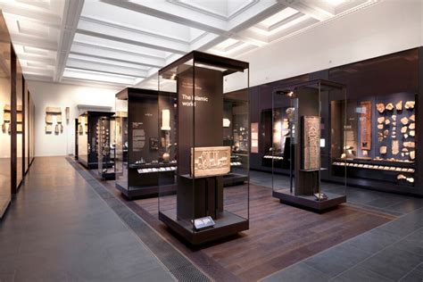 Museum Display Cases Goppion Interior Design Exhibition Museum