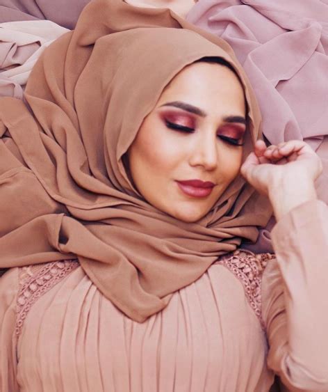 first hijab wearing model in l oreal campaign resigns over anti israel tweets wuzupnigeria