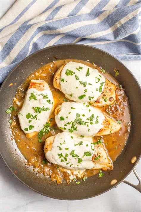 Return the chicken to the pan and top each cutlet with ¼ cup of shredded mozzarella cheese, followed by the rest of the italian seasoning. Easy mozzarella baked chicken (+ video) - Family Food on ...