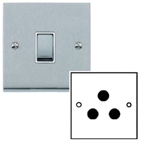1 gang 5a unswitched 3 pin socket in satin chrome low profile