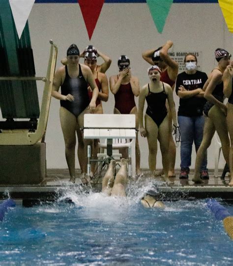 Girls Swim Team Opens Season At Relays Republic Tiger Sports