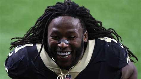 Alvin kamara #41 of the new orleans saints celebrates a touchdown during the first half of a game in addition to wearing his hair in twists, he rocks two nose rings and a shiny gold grill in his mouth. The Story Of Alvin Kamara S Shimmering Teeth Big Saints Contract Helps Buy Expensive Grills ...