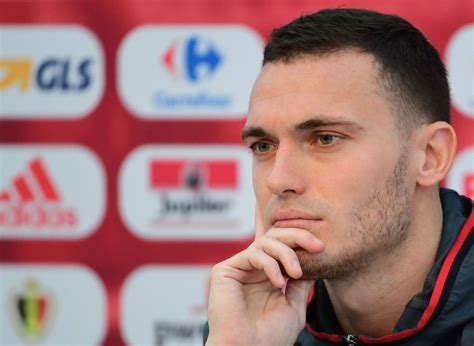 everton considering move for barcelona defender thomas vermaelen as defensive cover sports