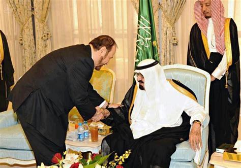 هذه المقالة لا تحتوي إلّا على استشهادات عامة فقط. شام شريف: الخنزير السفاح المجرم النصيري" رفعت الاسد" يصافح ...