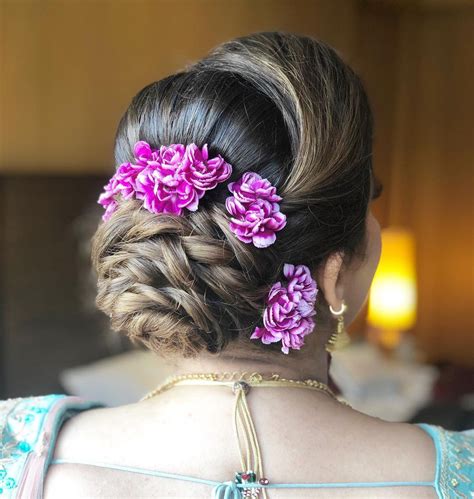 9 Effortlessly Beautiful Bun Hairstyle For Indian Wedding Function