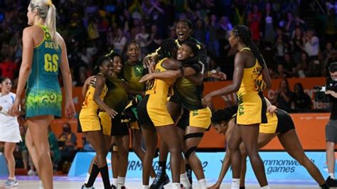 jamaica s sunshine girls stun australia in dramatic come back 57 55 win caribbean times