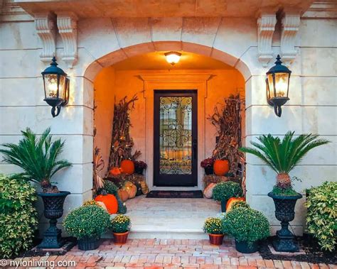 Get The Look A Chic Halloween Entryway With Lighted Halloween Decor