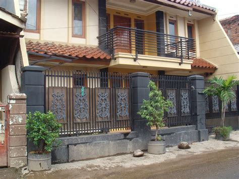 Membuat penampilan rumah minimalis anda menjadi lebih baik lagi salah satunya dengan mempercantik pagar rumah anda. Tips Membuat Pagar Rumah Modern Minimalis - BENGKEL LAS Muaza KEDIRI