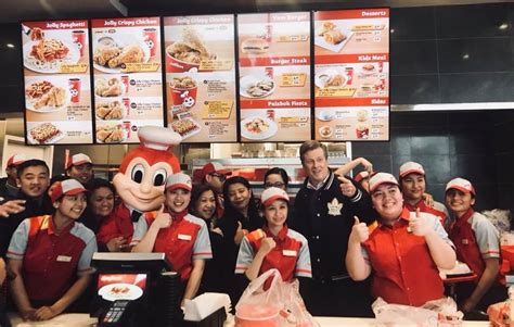 Jollibees Toronto Store Brings A Taste Of Home To Canadas Largest