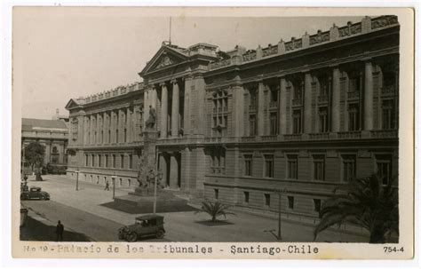 Palacio De Los Tribunales Santiago Chile En El Frontis