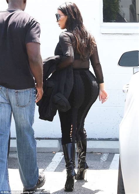 Kim Kardashian Shows Off Her Derriere As She Films Kuwtk With Kylie