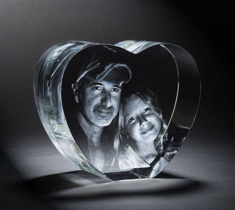 49 Most Fabulous 3d Portraits In Glass