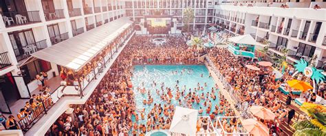 Top Best Dayclubs Pool Parties In Ibiza Es In Discotech