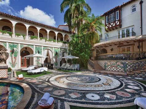 Villa Causarina La Casa Di Gianni Versace A Miami Graziait