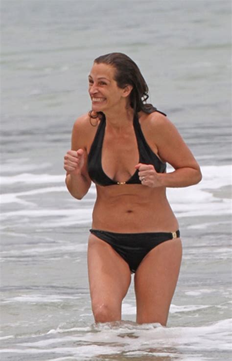 JULIA ROBERTS In Bikini At A Beach In Hawaii HawtCelebs