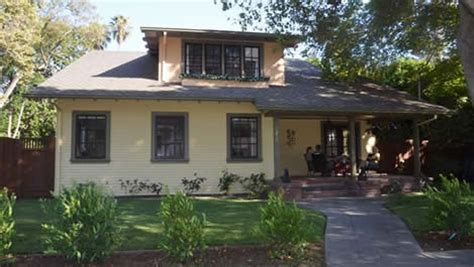 Come find your ideal craftsman home plan today! California Craftsman Bungalow - Historic House Colors