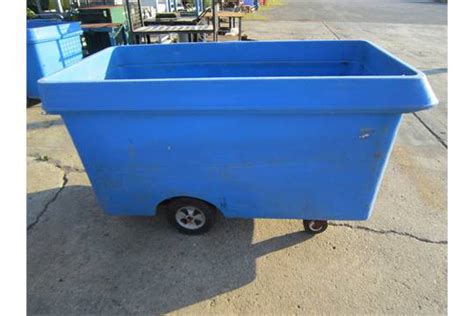 With the constant support of our dexterous professionals, we are engaged in presenting a optimum quality assortment of storage bins. Heavy Duty Plastic Rolling Dump Bin on wheels