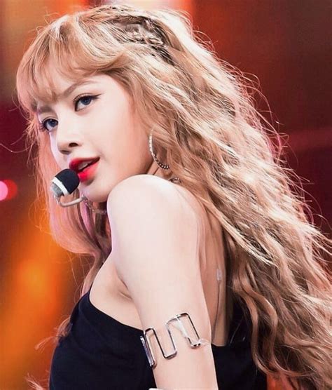 Lisa recently posted a photo on instagram of her getting her hair done and there's something different about it: lisa ; blackpink in 2020 | Lisa hair, Curly hair styles ...
