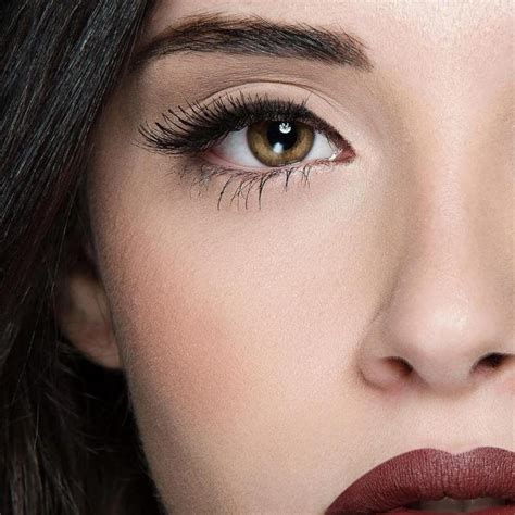 Natural Brown Eyes And Lipstick Perfect For Fall And Winter