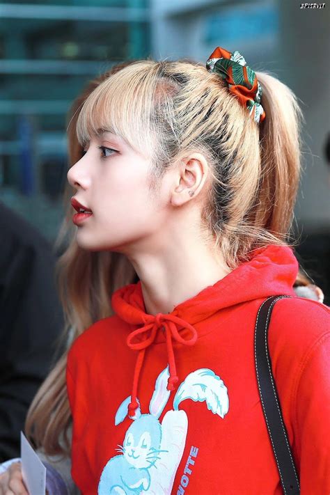 These Photos Of Blackpink Lisa S Gorgeous Side Profile Will Make 7680
