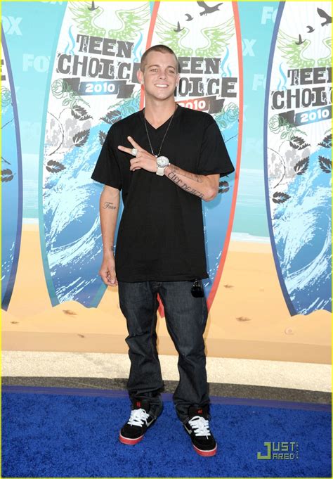 Ryan sheckler is a professional skateboarder who has been competing since 2003. Ryan Sheckler: Choice Athlete at Teen Choice Awards 2010 ...