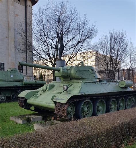 Radziecki Czołg Klasy Średniej T 34