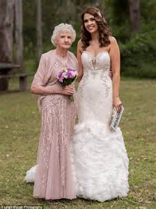 89 year old ballina woman is a bridesmaid for her granddaughter daily mail online